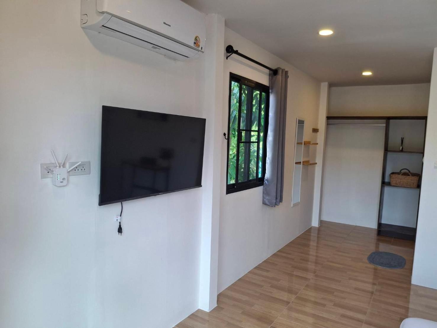 Homlomchomsuan หอมลมชมสวน Lägenhet Ban Mai  Rum bild